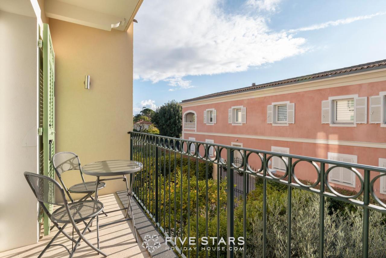 Villa Artemys - Five Stars Holiday House سا جو كاب فيرا المظهر الخارجي الصورة